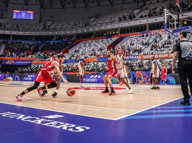 Basketball court floor Real hardwood gym flooring Basketball court floor Real hardwood gym flooring
